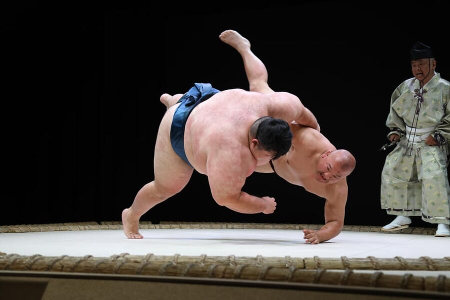 Osaka: Sumo Stage Show with Bento or Snack + Fight & Photo - A theatrical introduction to sumo in Osaka