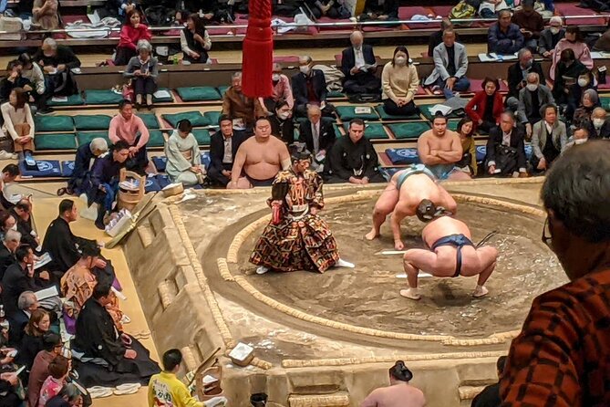 Tokyo: Enjoy Sumo match and know about it! [Ticket included] - What the guide adds, and where the experience can fall short