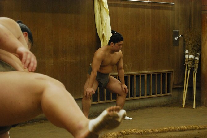 Tokyo: Sumo Morning Practice -Stable Visit Tour with a Guide - Seeing sumo before the public arrives
