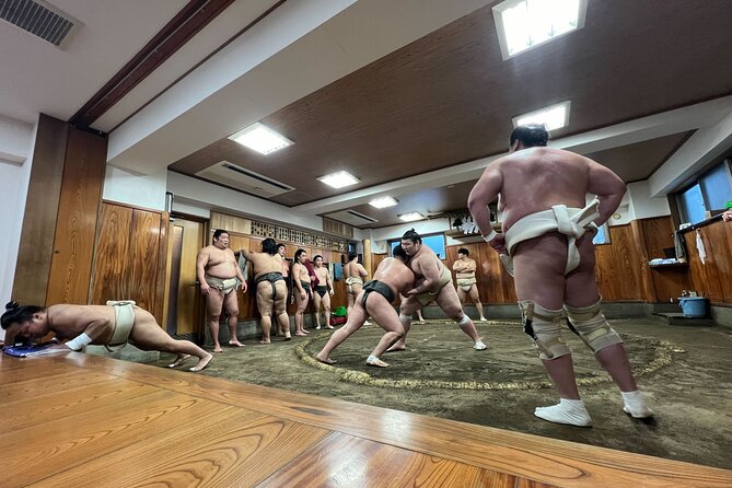 Tokyo Sumo Morning Training/ Sumo Practice with Wrestlers - Meeting in Sumida and reaching the stable